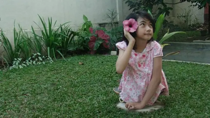 Bulan menulis surat untuk Jokowi/copyright instagram.com/bulankarn