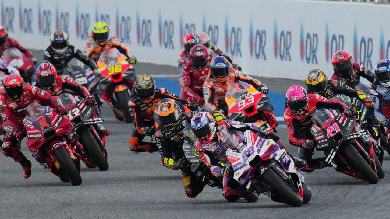 Start dari posisi pertama, Martin langsung memimpin, diikuti Luca Marini, Aleix Espargaro, Pecco Bagnaia, Alex Marquez, dan Brad Binder. <br><br>Di lap pembuka, Espargaro mengambil alih posisi 2 dari Marini, sementara Binder menyalip Marquez di posisi 6.