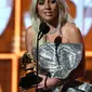 Lady Gaga saat menerima penghargaan Grammy Awads 2019. (Robyn Beck / AFP)