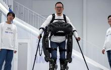 FOTO: Canggihnya Robot 'Iron Man' Buatan Korea Selatan Bantu Penderita Lumpuh untuk Berjalan