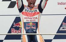 Gaya Marc Marquez rayakan juara MotoGP Indianapolis di podium