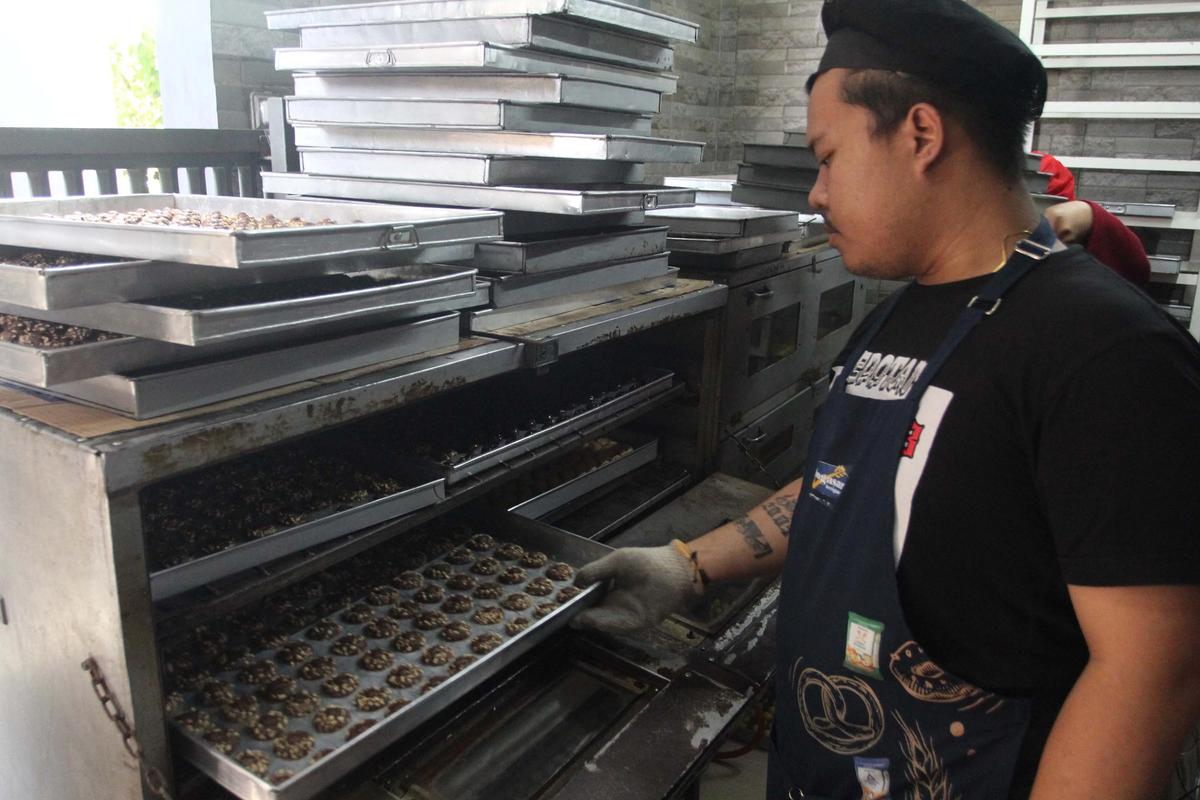 FOTO: Produksi Kue Lebaran Kampung Nastar Meningkat Jelang Lebaran