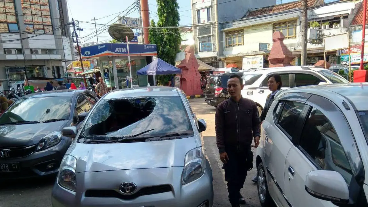 Lamaran Ditolak Pengunjung Mall di Cirebon Lompat Dari Lantai Dua