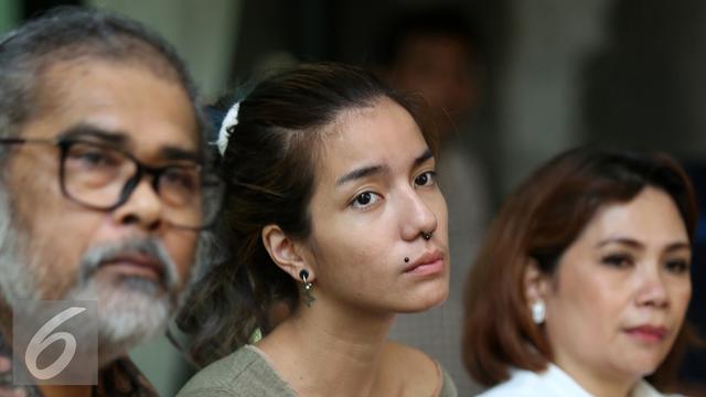 Lelaki Ini Pernah Bogem Sheila Marcia Hingga Infeksi - ShowBiz Liputan6.com