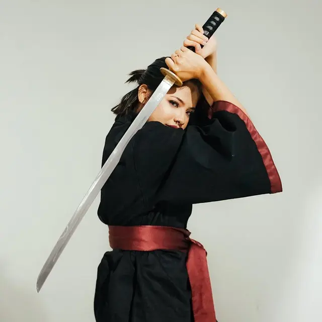 Gaya Pemotretan Sara Fajira Bak Samurai, Curi Perhatian. (Sumber: Instagram/sarafajira)