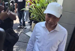 Jokowi kumpulkan teman kuliah. (Merdeka.com/Arie Sunaryo)