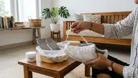 7 Cara Merawat Sepatu Putih yang Wajib Diketahui Pemilik Sneakers, Tidak Mudah Menguning