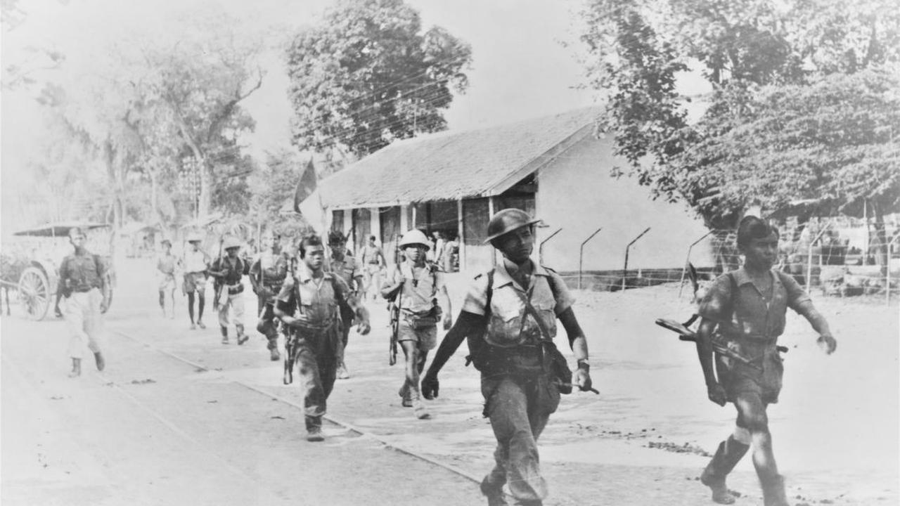 TNI menggelar operasi di darat dan udara.