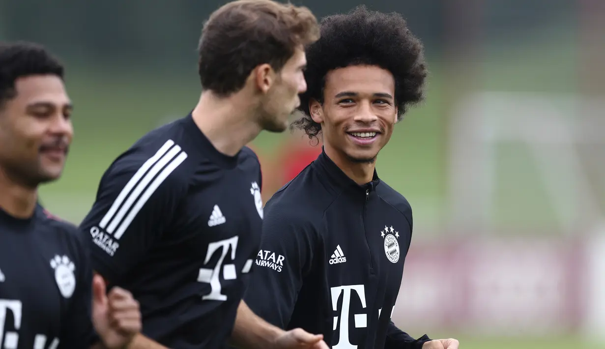 Pemain Bayern Munchen, Leroy Sane, saat mengikuti sesi latihan di Munich, Jerman, Sabtu (12/9/2020). Bayern Munchen akan menghadapi Schalke pada laga pembuka kompetisi Liga Jerman musim 2020/2021. (AP Photo/Matthias Schrader)