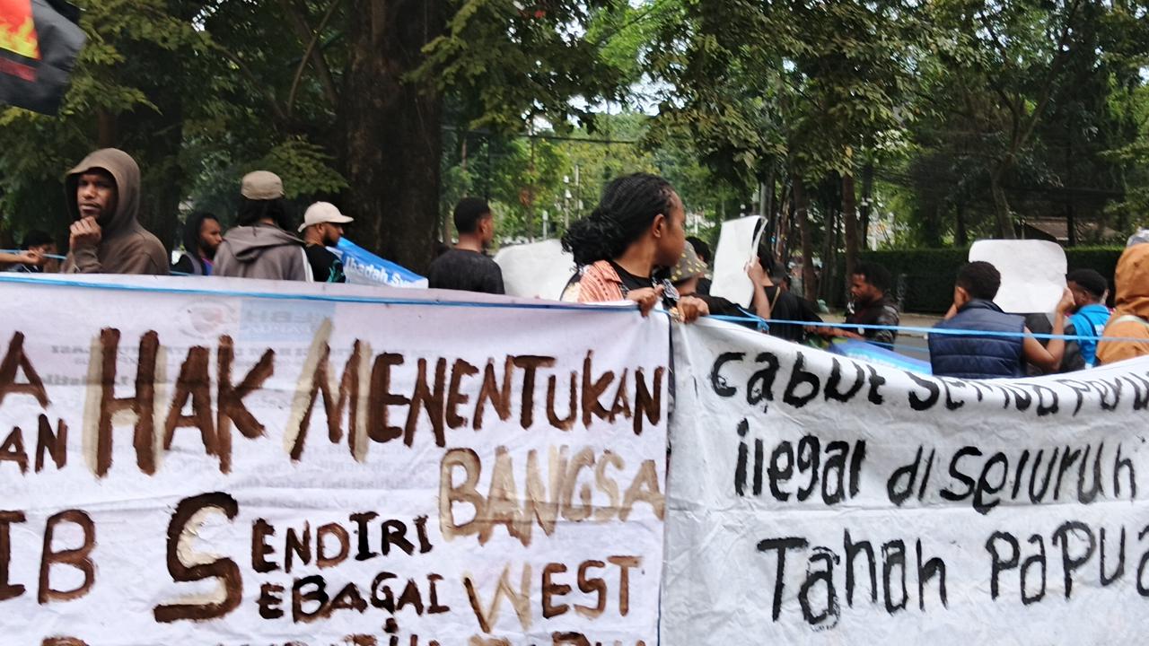 Mahasiswa Papua Desak Izin Tambang PT GAG Nikel di Raja Ampat Segera Dicabut