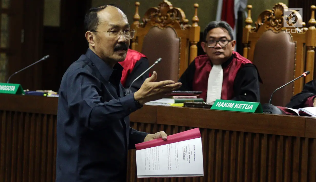 Suasana sidang pembacaan eksepsi pengacara tersangka kasus E-KTP Setya Novanto, Fredrich Yunadi di Pengadilan Tipikor, Jakata, Kamis (15/2). Fredrich Yunadi menyebut dakwaan jaksa penuntut umum (JPU) pada KPK  hanya rekayasa. (Liputan6.com/JohanTallo)