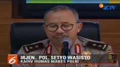 Selain itu, polisi masih mengejar enam terduga teroris lain.