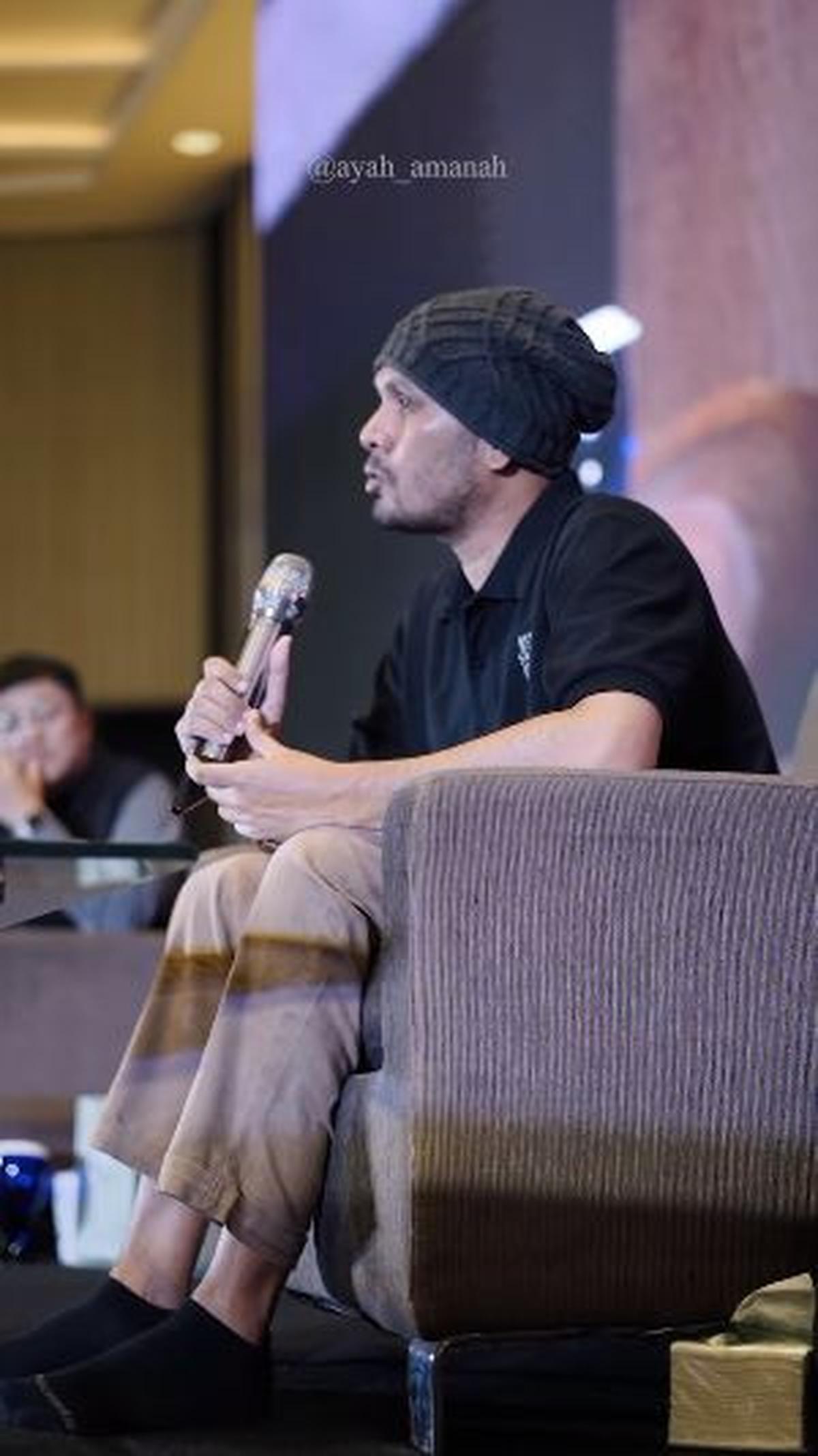"Tapi Alhamdulillah mas Rio masih bertahan sampai saat ini. Mungkin karena mas Rio terpilih dan memiliki keistimewaan," lanjutnya.