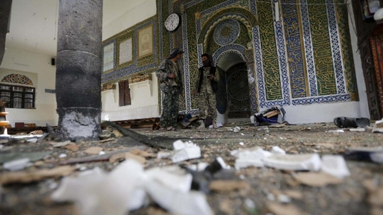 Serangan bom hantam masjid di Yaman, 29 jemaah salat Id tewas