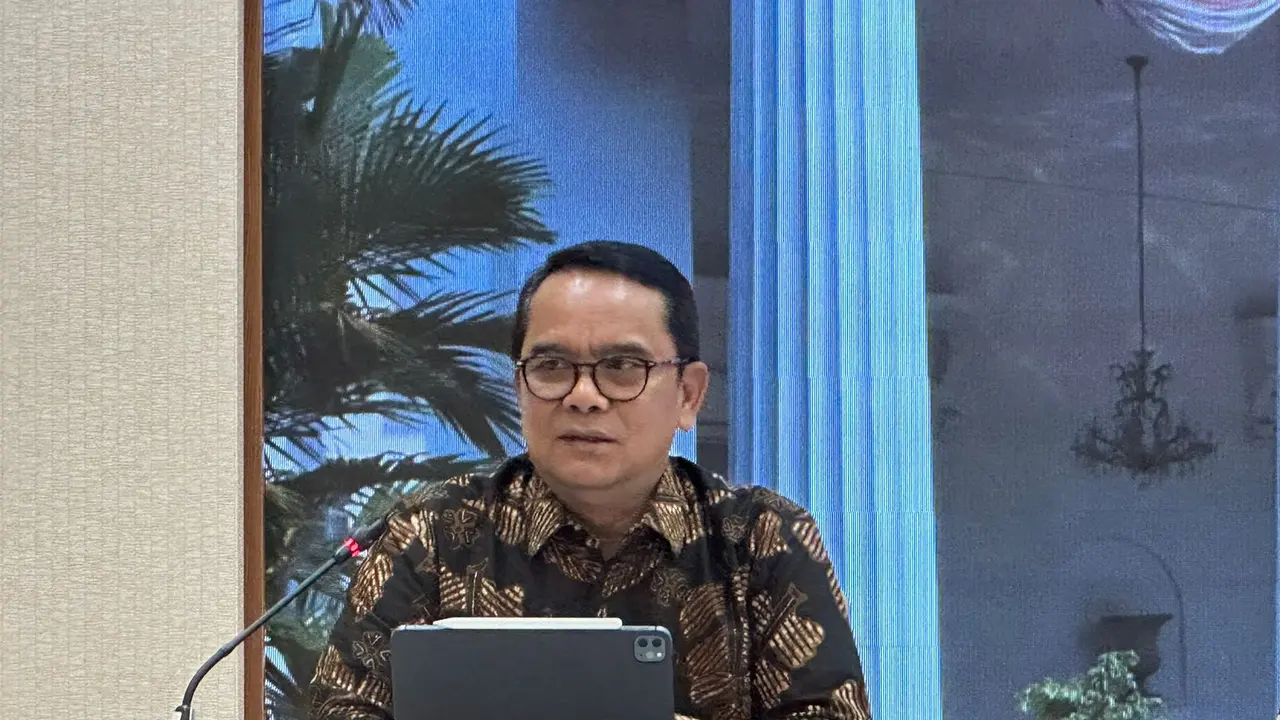 Direktur Jenderal Kerja Sama Multilateral Kementerian Luar Negeri RI Tri Tharyat dalam press briefing di Jakarta, Jumat (29/9/2023). (Liputan6/Benedikta Miranti)