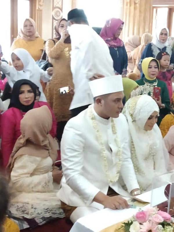 Suasana akad nikah Muzdalifah dan Fadel Islami di kawasan Tangerang, Banten, Sabtu (26/4/2019) pagi. (Sapto Purnomo)