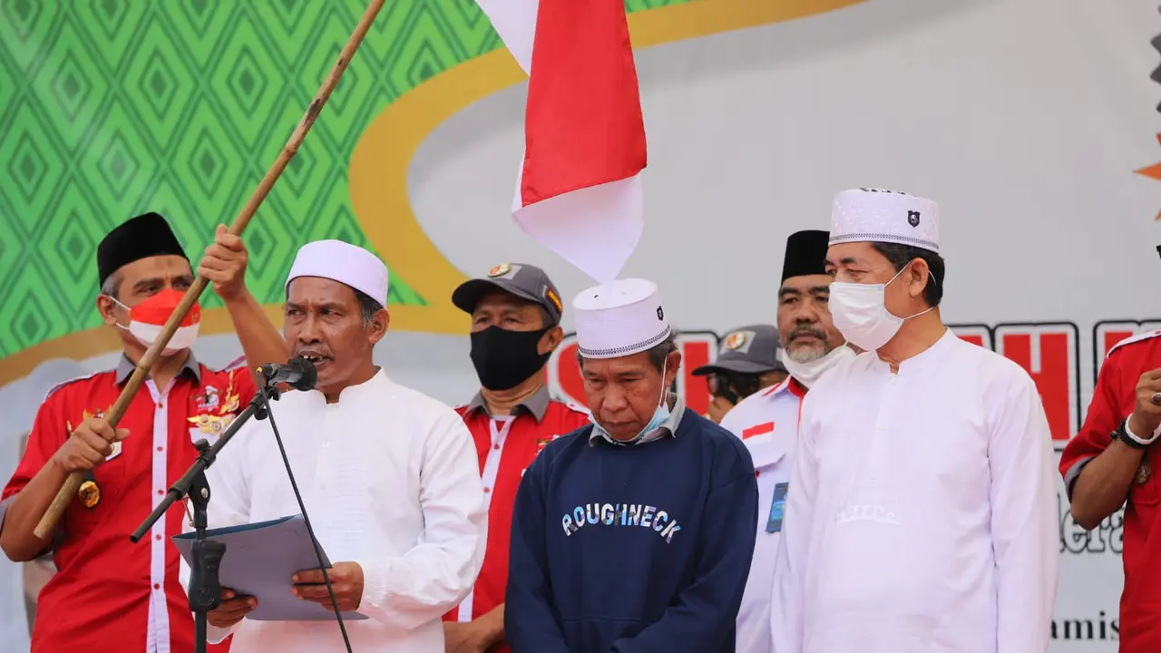Lima orang mantan anggota NII Garut kembali menyatakan janji setia untuk kembali ke pangkuan NKRI dalam kegiatan orasi dan istigotsah kebangsaan di SOR Ciatel Garut.