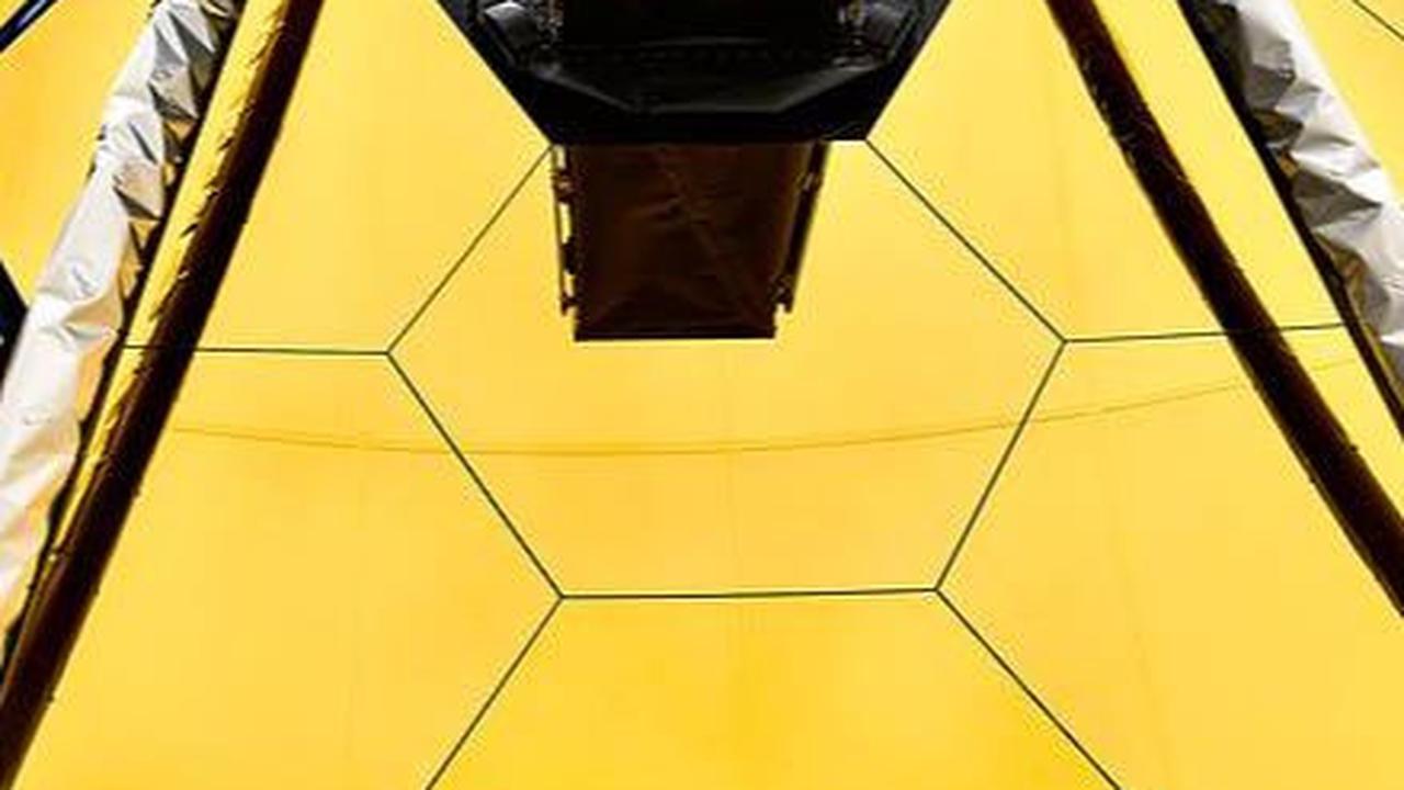 Teleskop NASA James Webb Temukan Cahaya Bentuknya Tanda Tanya di Alam Semesta, Ini Buktinya