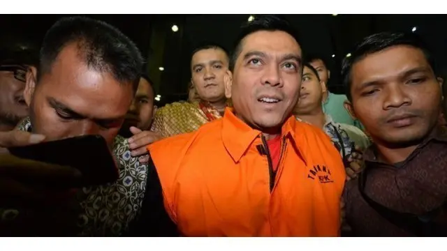  Komisi Pemberantasan Korupsi (KPK) memeriksa Ketua Komisi D DPRD DKI Jakarta M Sanusi. Ia diperiksa dalam kapasitas sebagai saksi untuk tersangka Presiden Direktur PT Agung Podomoro Land (APL) Ariesman Widjaja. 