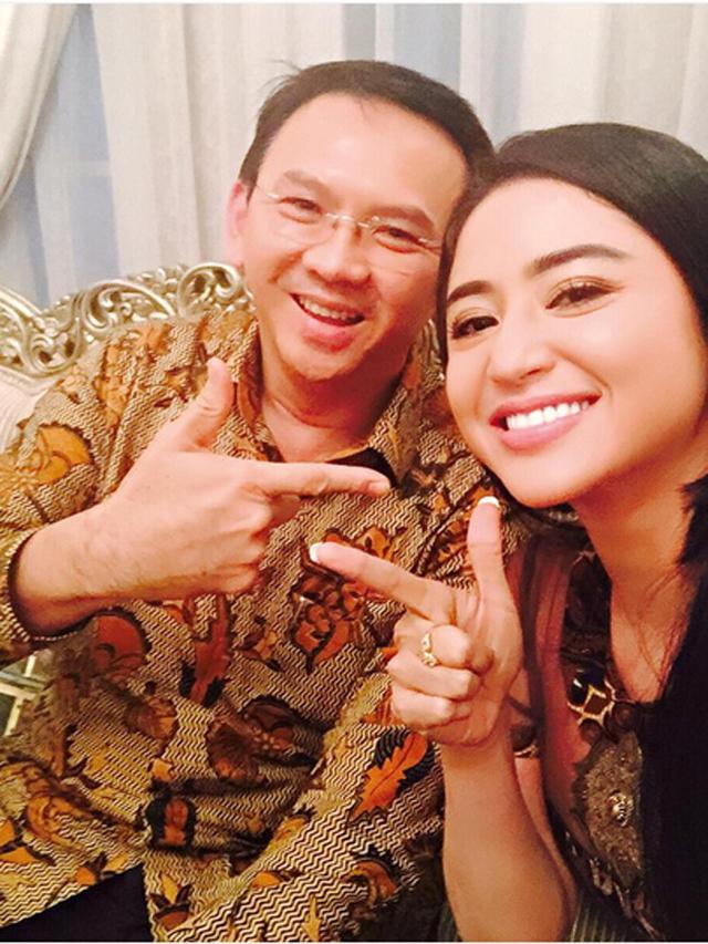 [Bintang] Artis Sowan Ahok dan Dewi Perssik