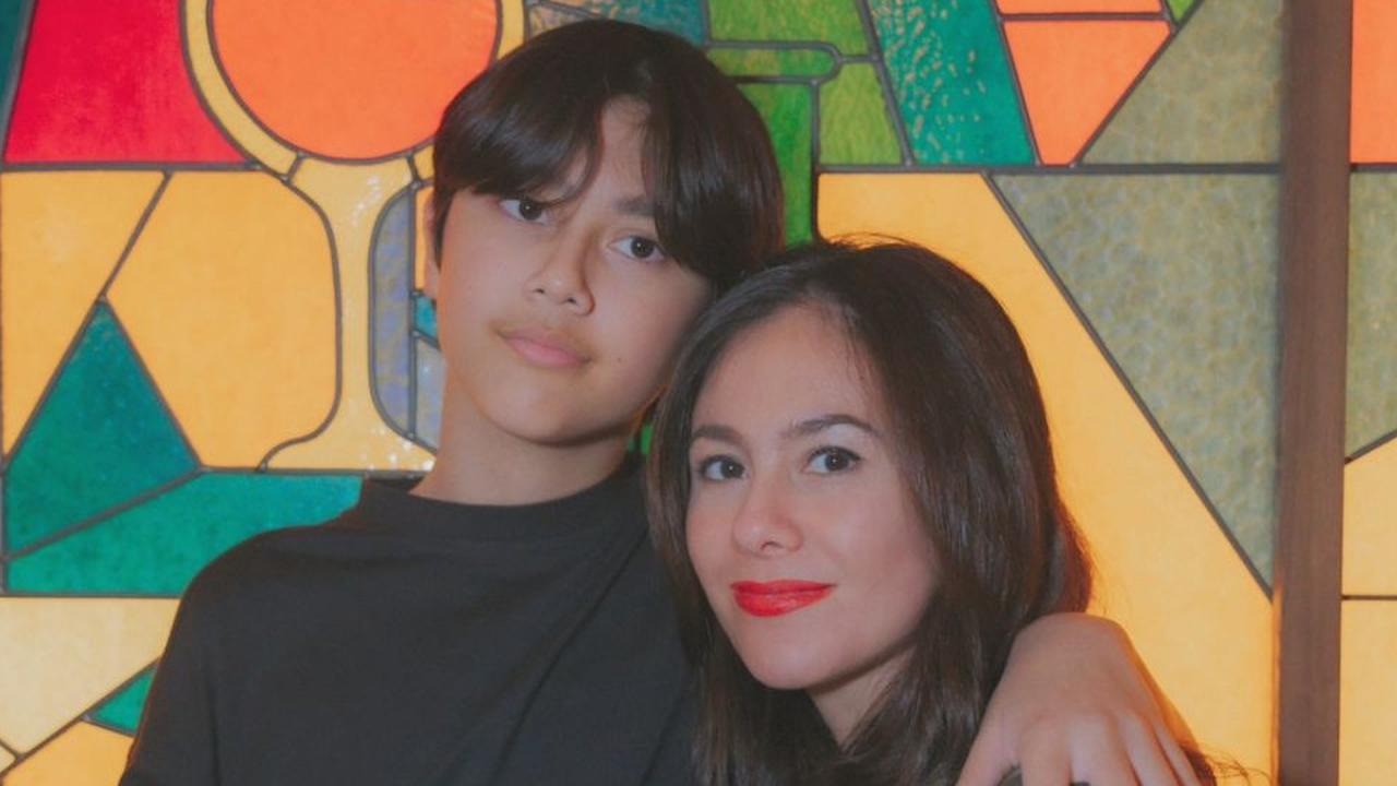Jarang Tersorot, Potret Ganteng Alric Anak Wulan Guritno Sudah ABG - Wajah Makin Menawan & Tinggi Badan Lebihi Sang Mama