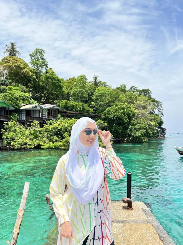 Reisa Broto Asmoro Berhijab