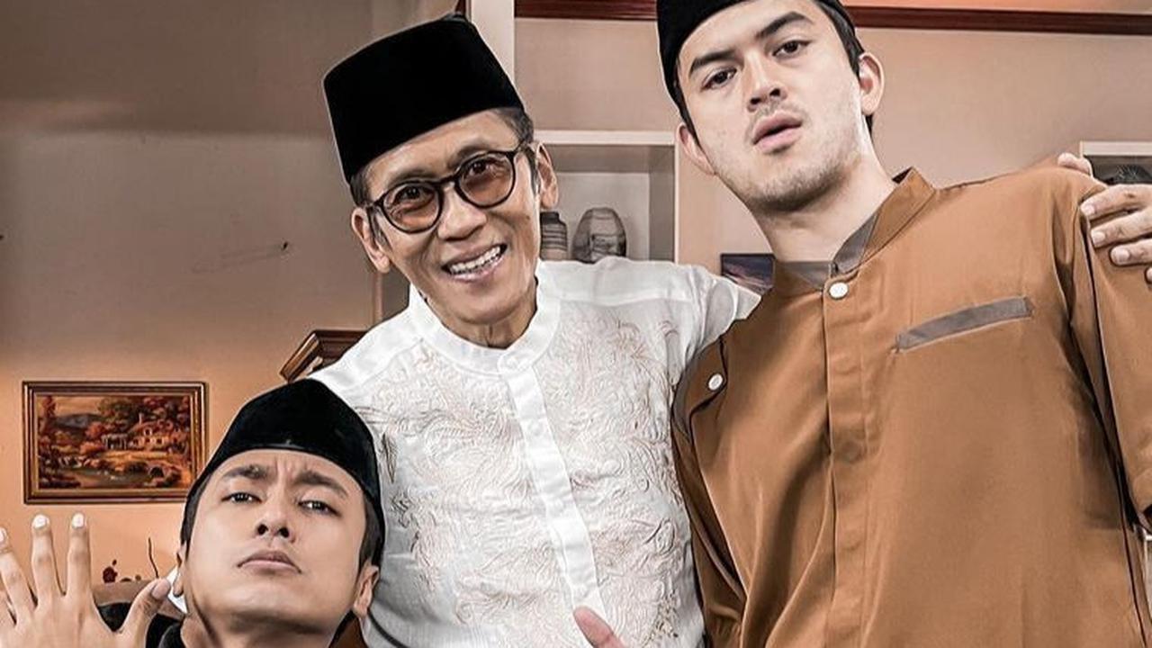 Dalam sinetron, keduanya adalah putra dari Bapak Mario Pratama (Pangky Suwito). Begini potret akrab ketiganya.&nbsp;