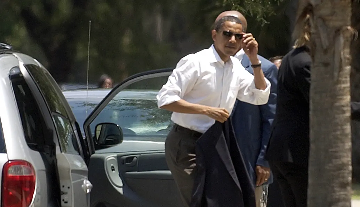 Kandidat presiden dari Partai Demokrat AS Senator Barack Obama hadir untuk preview CNN, Debat Presiden YouTube 23 Juli 2007 di Charleston, South Carolina. (Stephen Morton / Getty Images / AFP)