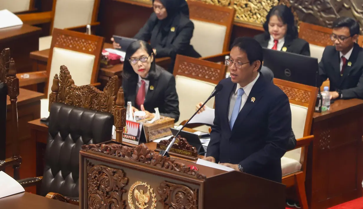 Menteri Keuangan Purbaya Yudhi Sadewa menyampaikan pendapat akhir dalam Rapat Paripurna Ke-26 DPR RI Masa Persidangan V Tahun Sidang 2025-2026 di Gedung DPR RI Jakarta, Selasa (21/7/2026).