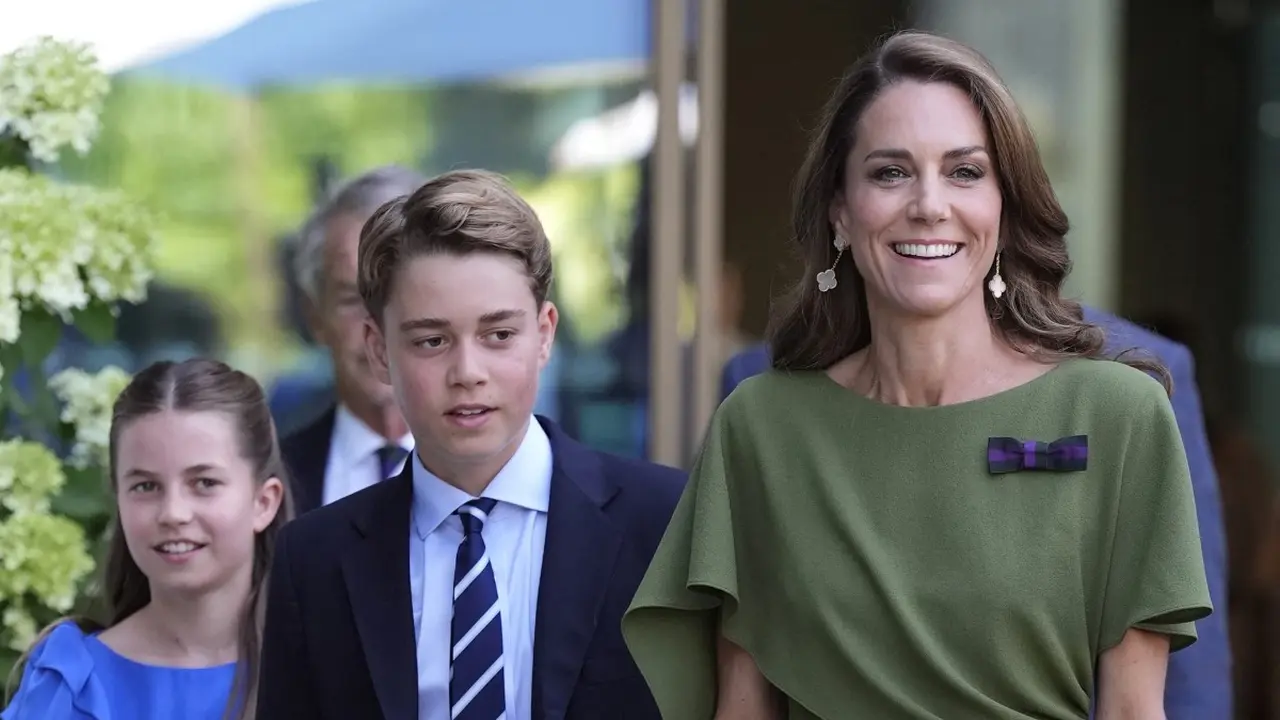 Kate Middleton dan Putri Charlotte Bak Langit dan Bumi di Wimbledon 2026, Kompak dalam Balutan Biru dan Hijau