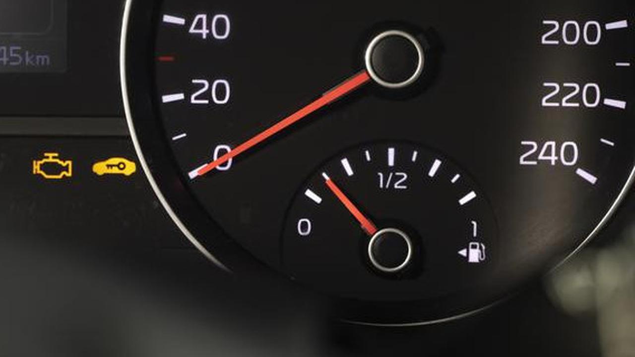 Awas! 3 Kebiasaan Nyetir Ini Bikin Bensin Boros