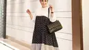 Selain berharga terjangkau, tiered maxi dress koleksi mynonns x Erich Al Amin seharga Rp449 ribu ini juga nyaman dan stylish saat dikenakan (Foto: Instagram @nindyayunda)