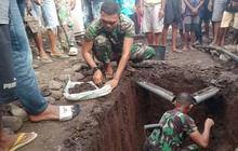 Pengungsi Gunung Lewotobi Temukan 393 Butir Peluru dan 16 Granat Saat Gali Lubang WC
