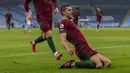 Bek Wolverhampton Wanderers, Conor Coady berselebrasi usai mencetak gol ke gawang Manchester City pada pertandingan lanjutan Liga Inggris di stadion Etihad di Manchester, Inggris, Rabu (3/3/2021). City menang atas Wolves 4-1. (Paul Ellis/Pool via AP)