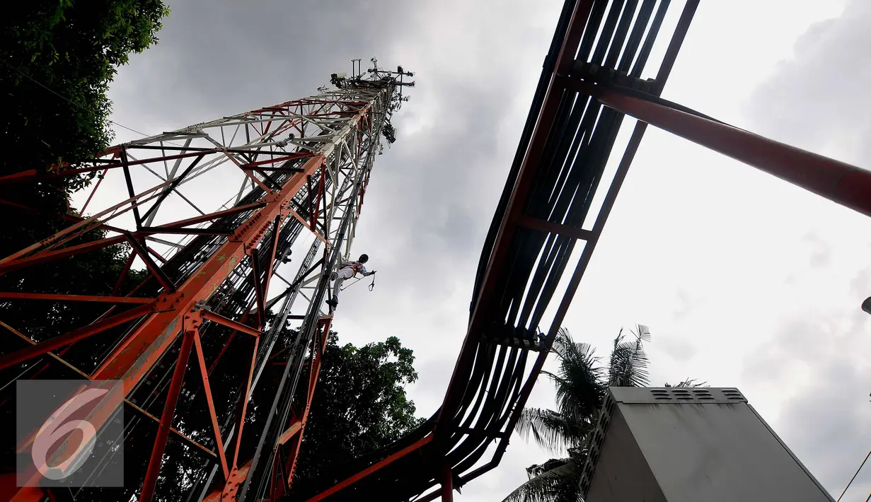 Menara jaringan telekomunikasi milik PT Tower Bersama Infrastructure Tbk, Jakarta, Rabu (2/11). Indonesia menargetkan menjadi negara ekonomi digital terbesar di Asia tenggara tahun 2020. (Liputan6.com/Angga Yuniar)