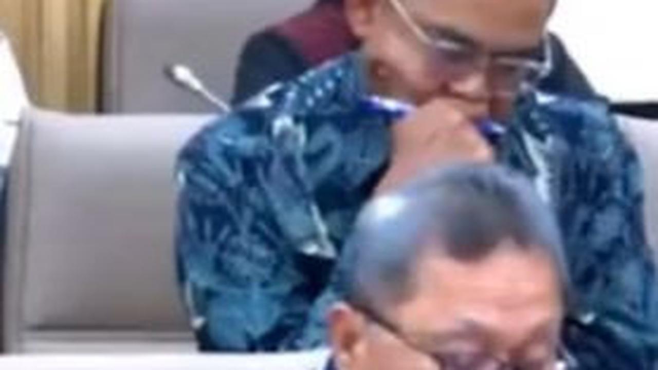 VIDEO: Mendag Zulhas Garuk Garuk Kepala Disemprot Kritik Pedas Anggota DPR Masa Salahkan El Nino