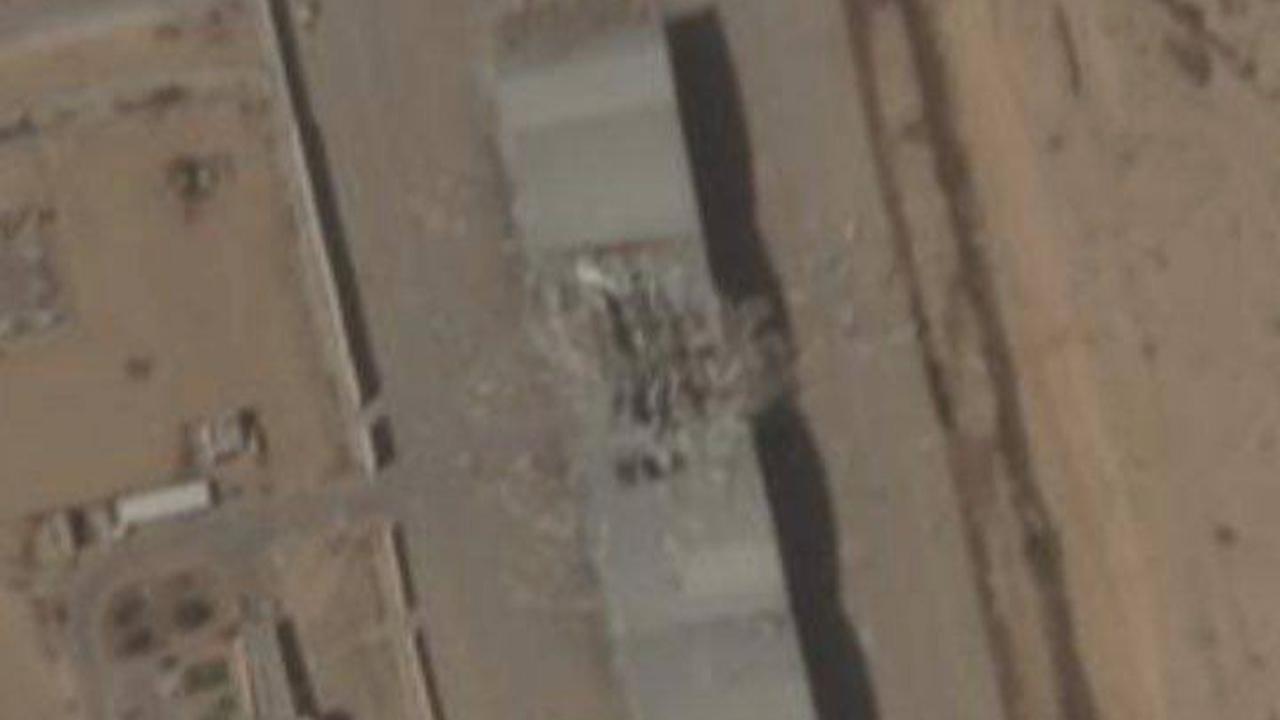 Citra satelit pangkalan udara Nevatim Israel yang hancur dihantam rudal Iran.