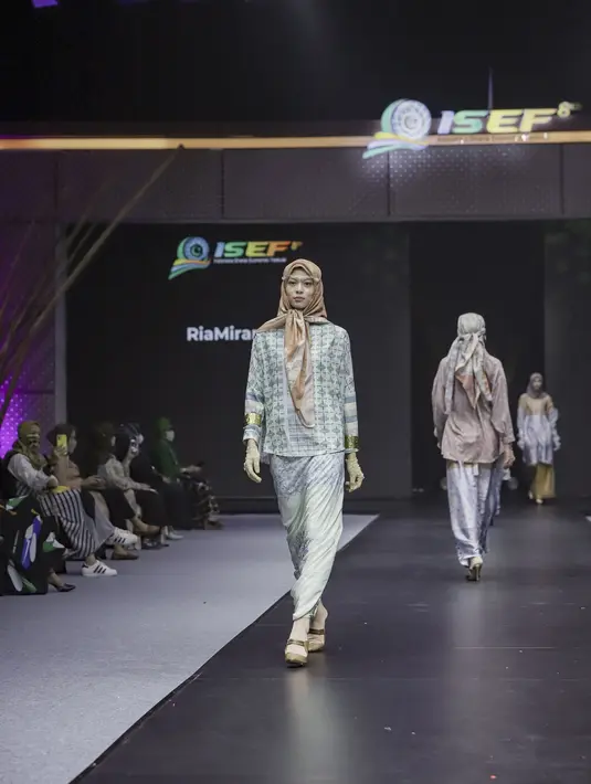 Deretan desainer dan rumah mode yang ikut meramaikan ISEF 2021 diantaranya. Ria Miranda, KAMI, Jenahara, Si.Se.Sa, Vivi Zubedi, Hannie Hananto, Barli Asmara, dan lainnya juga siap ditunjukkan di acara ini. (dok/ISEF2021).