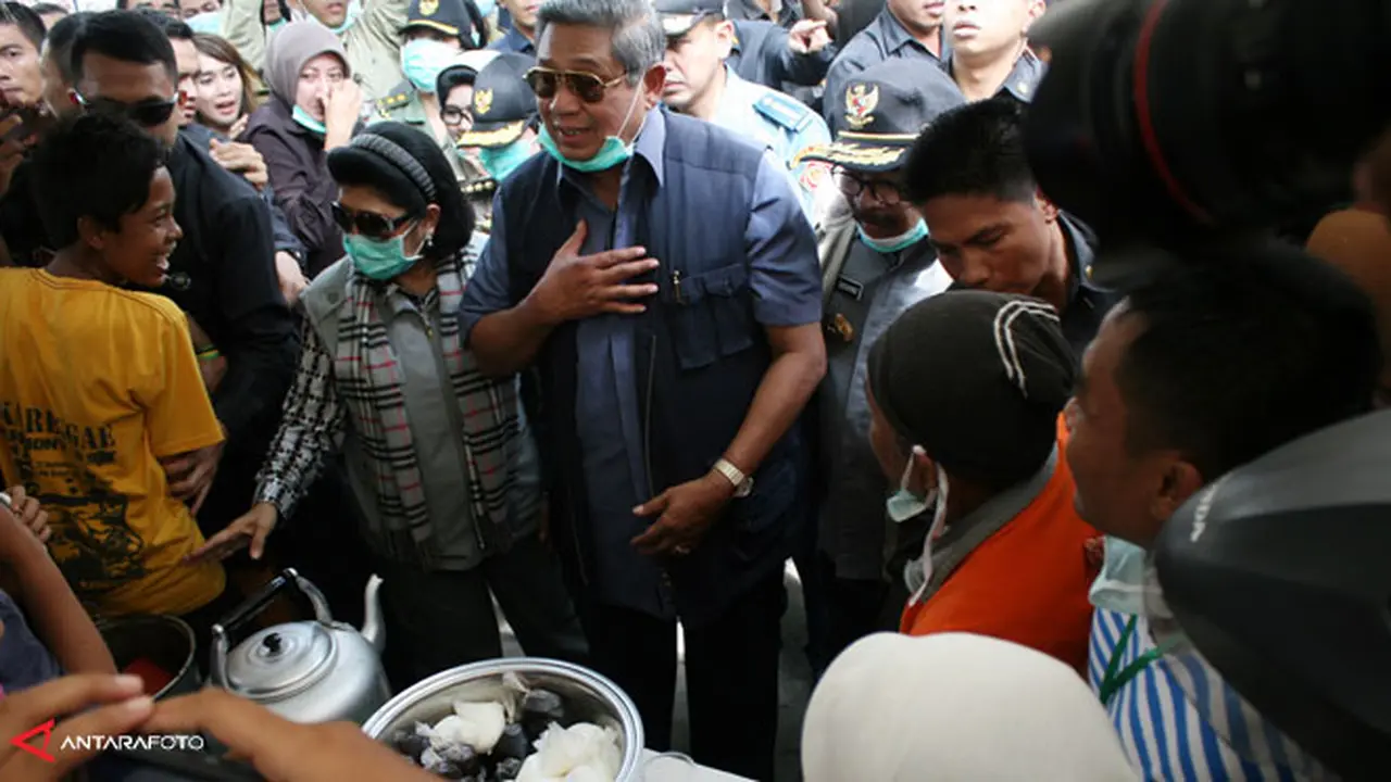 sby-kunjungi-kelud-140217c.jpg