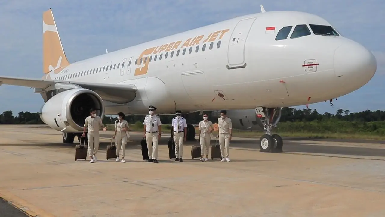 Super Air Jet membawa 179 tamu super dan enam SUPER Crew. Penerbangan IU-737 lepas landas pukul 17.55 WITA dari Bandar Udara Internasional I Gusti Ngurah Rai. (Foto: superairjet.com)