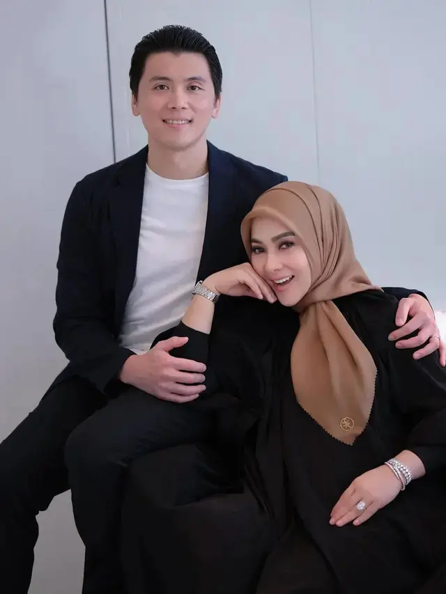 Potret mesra Syahrini dan Reino Barack (Sumber: Instagram/princessyahrini)