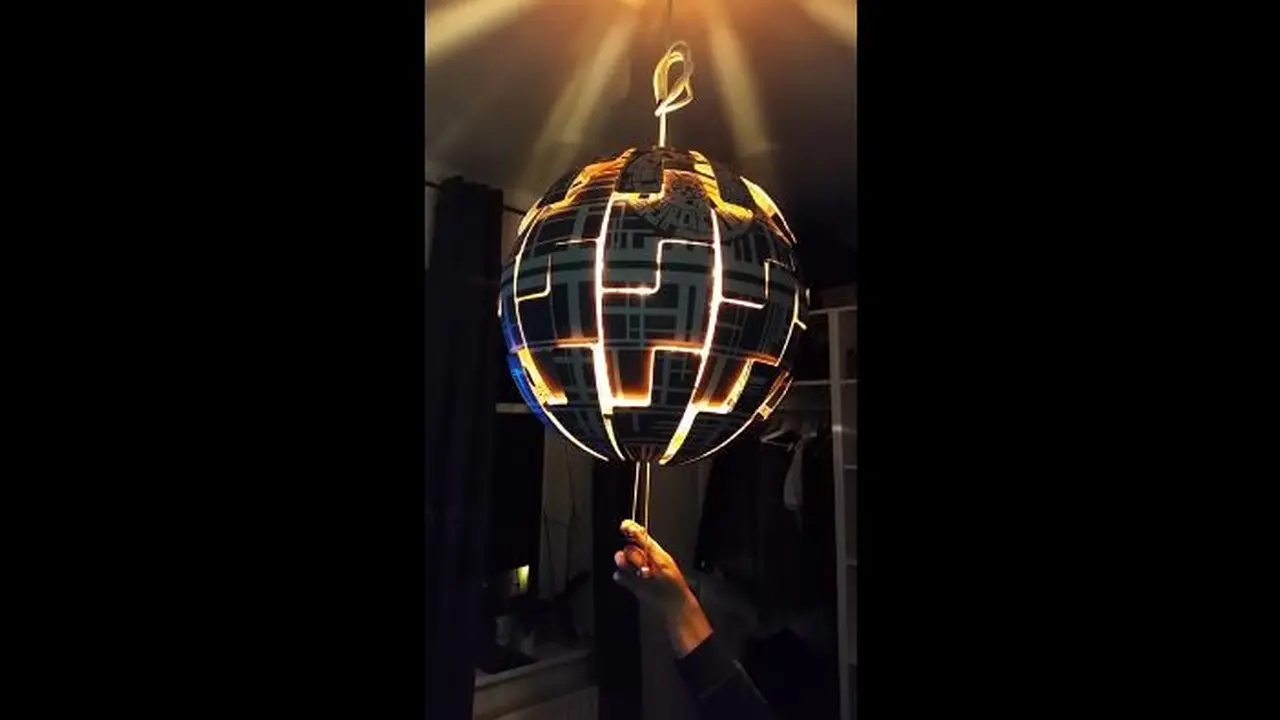[Bintang] Beli di IKEA, Pria Ini Menyulap Lampu Biasa Jadi Death Star