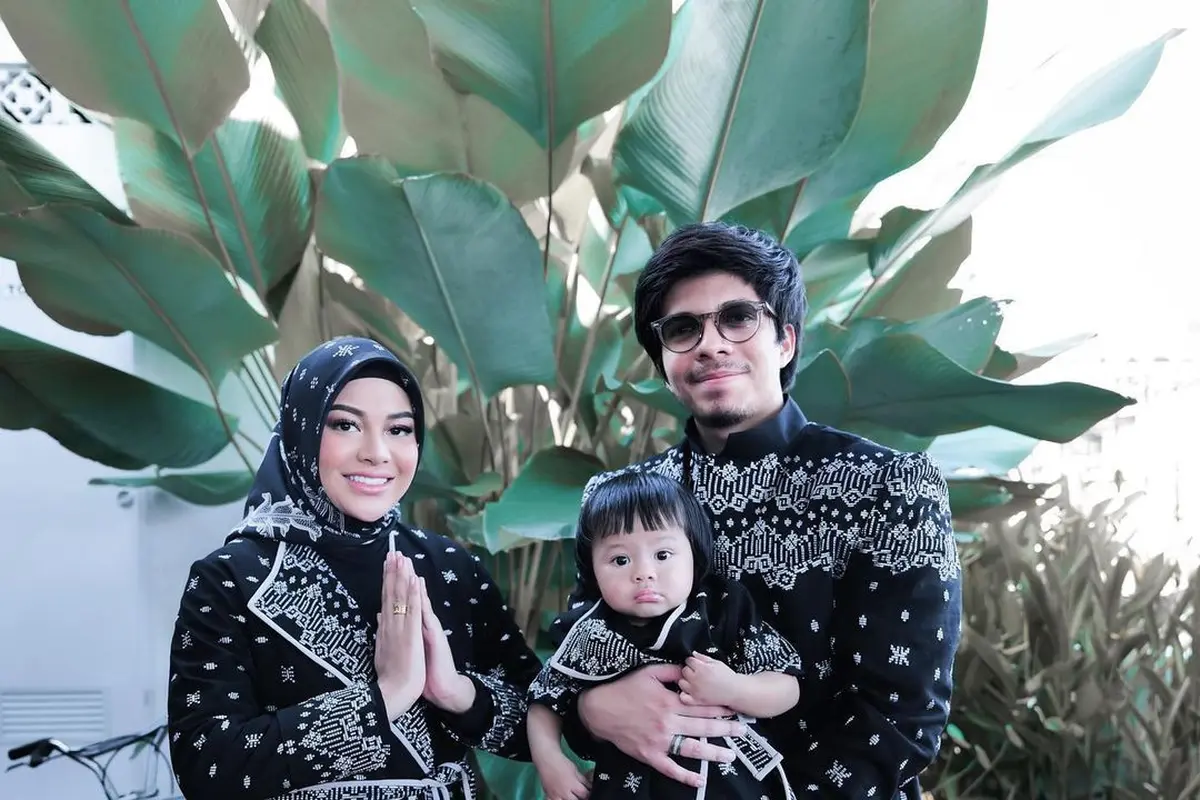 Baju lebaran artis