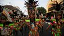 Sejumlah Penari mengikuti karnaval budaya Keris Summit 2015 di Jl Malioboro, Yogyakarta,  Rabu (28/10/2015). Keris summit 2015 akan berlangsung hingga 1 november 2015. (Boy T Harjanto)