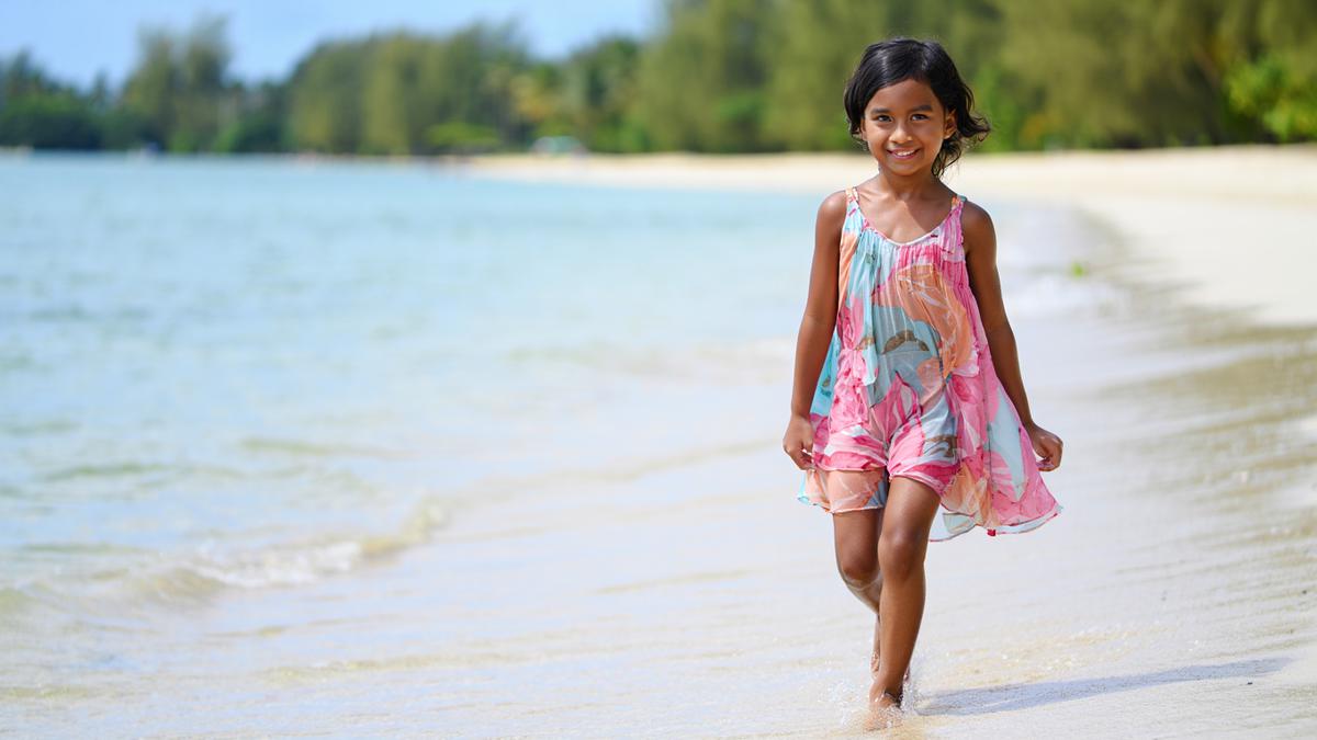 8 Model Baju Anak untuk Liburan ke Pantai, Bebas Bermain tanpa Gerah