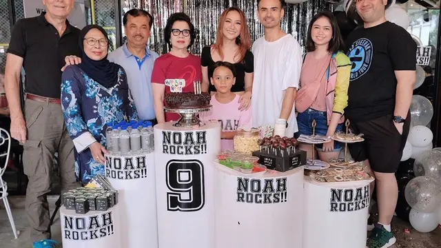 Ungkap Curahan Duka, Ini 6 Kenangan Manis Ibunda dan Mendiang Ashraf Sinclair