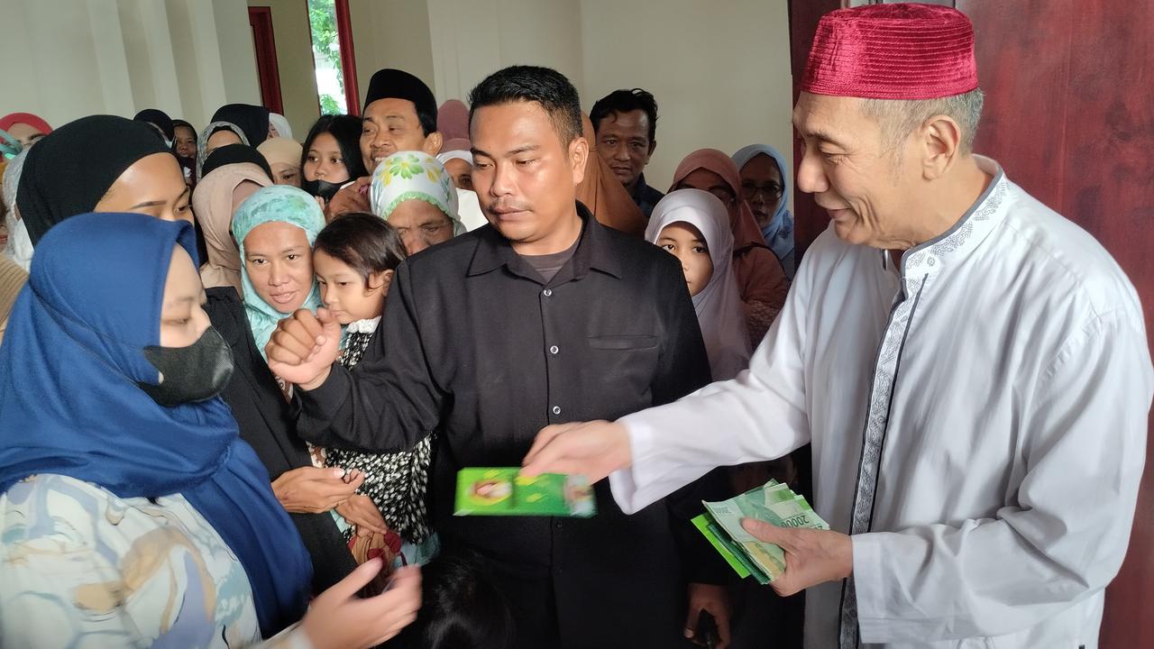 Blusukan ke Pasar Tanah Abang, Jusuf Hamka 'Babah Alun' Dicurhati Pedagang Sepi Pembeli