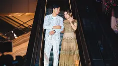 Ada sejumlah catatan menarik dari gala premier film 12 Cerita Glen Anggara di CGV Cinemas Grand Indonesia Jakarta, Jumat (12/8/2022). Salah satunya, gaya Prilly Latuconsina dan Junior Roberts. Seperti diketahui, dalam film karya sutradara Fajar Bustomi itu, Prilly memerankan Shena dan Junior sebagai Glen. Chemistry di depan kamera terbawa ke gala premier. Tampak serasi sekaligus romantis. (Foto: Dok. Instagram @prillylatuconsina96)