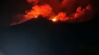 Gunung Karangetang Sitaro Erupsi, Semburkan Lava Pijar