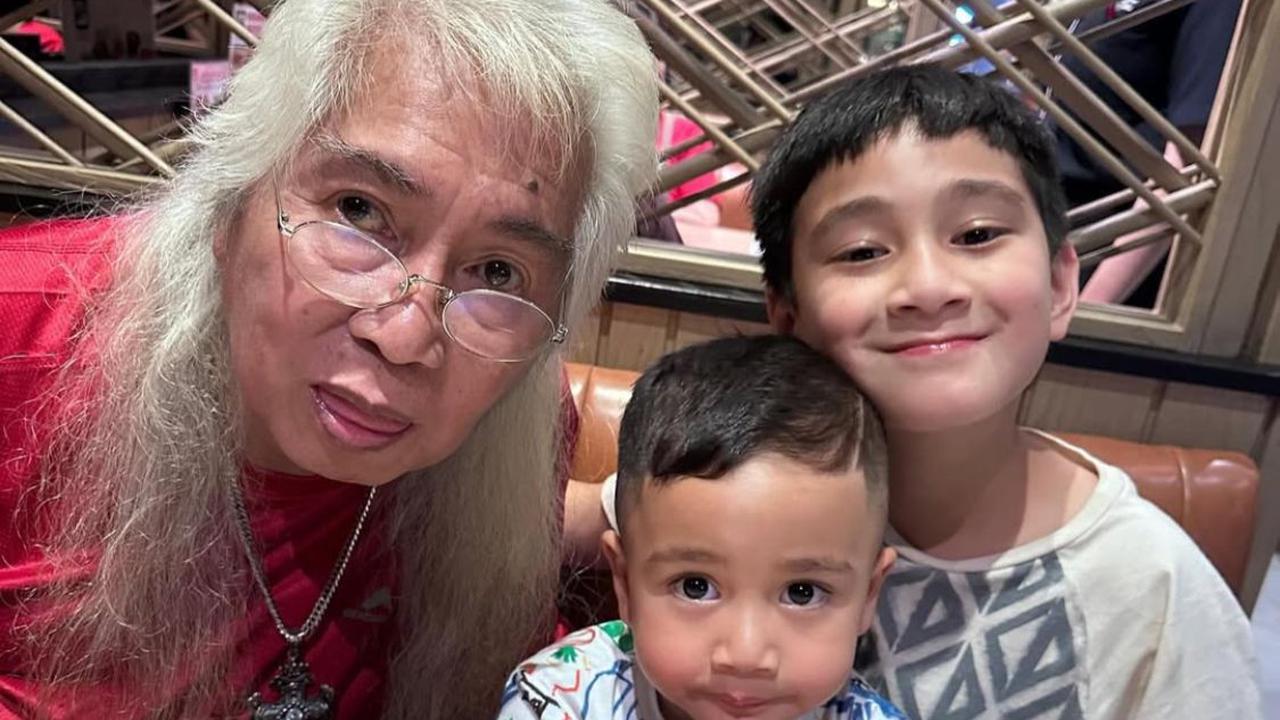 7 Potret di Balik Pertemuan Rafathar dan Rayyanza dengan Opa yang Bikin Warganet Terharu